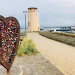 2zi-ferienwohnung Am Suedstrand Mit Eigenem Parkplatz Perfekt Fuer Familie *