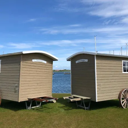 2zi-ferienwohnung Am Suedstrand Mit Eigenem Parkplatz Perfekt Fuer Familie Lägenhet *