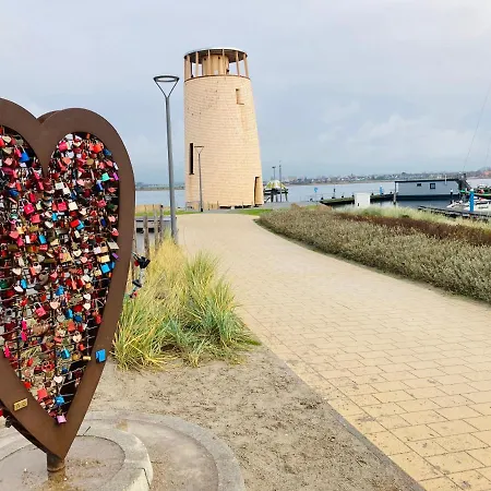 2zi-ferienwohnung Am Suedstrand Mit Eigenem Parkplatz Perfekt Fuer Familie *
