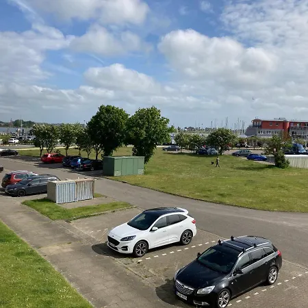 2zi-ferienwohnung Am Suedstrand Mit Eigenem Parkplatz Perfekt Fuer Familie *