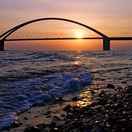 2zi-ferienwohnung Am Suedstrand Mit Eigenem Parkplatz Perfekt Fuer Familie アパート Burgtiefe auf Fehmarn